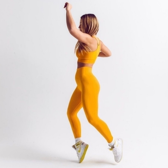 Set Active x Madelyn Cline Daisy High-Waisted Sculptflex Leggings M - Picture 1 of 7